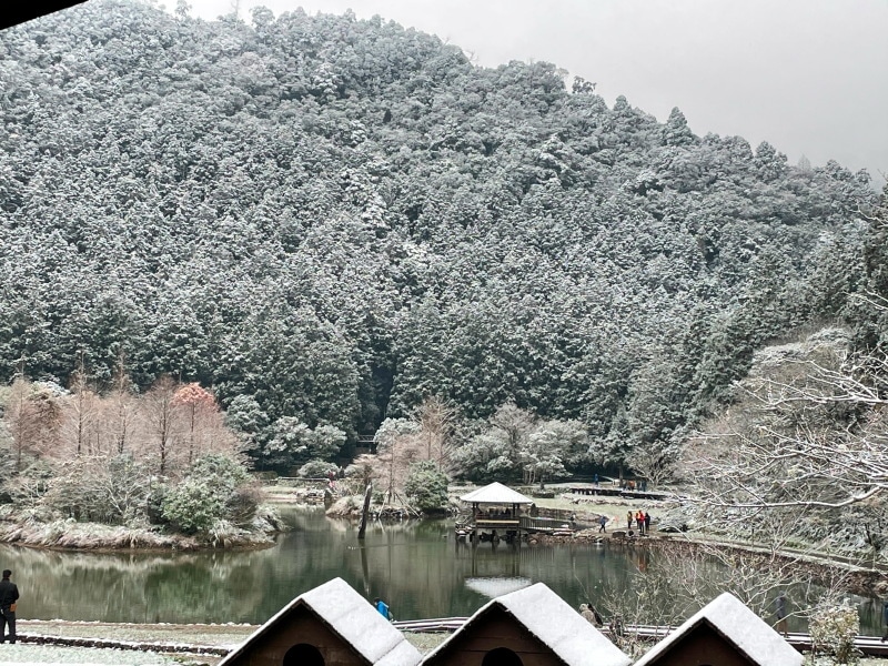 想上山賞雪的趕緊照過來台7線明池山莊賞雪不用塞車@YA ！野旅行-吃喝 